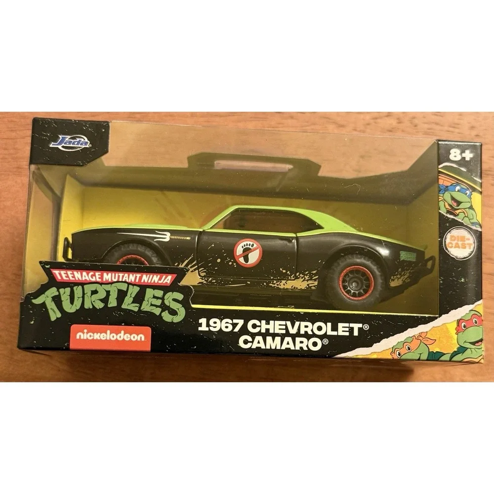 Jada Toys - 1:32 1967 Chevy Camaro with Teenage Mutant Ninja Turtles TMNT SEALED